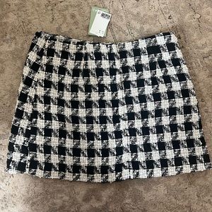 Black and white checkered mini skirt